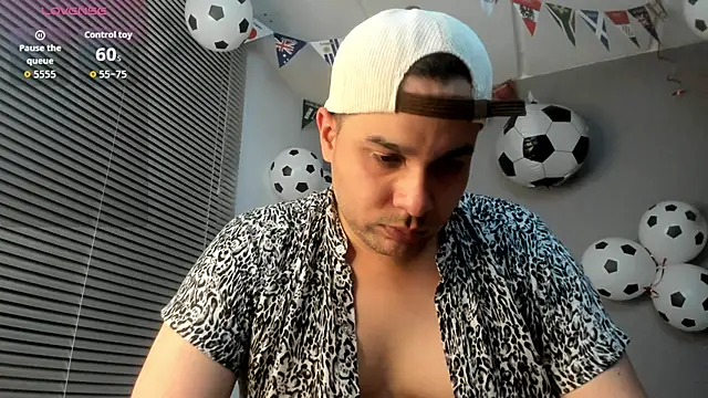 Snapshot of Latin_boy_surprisee chatting on 12, 6, 2026 Latin boy surprisee online show from 12, 6, 2026