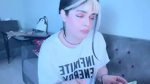 Arab tgirl online show from 17, 5, 2026