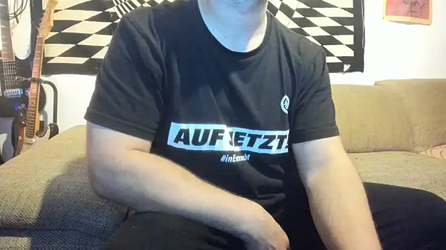 Snapshot of soulfuck92 chatting on 20, 12, 2025 soulfuck92 online show from 20, 12, 2025