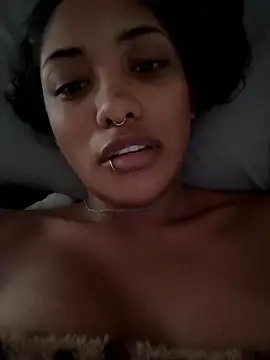 Snapshot of VictoireFeller chatting on 13, 1, 2026 VictoireFeller online show from 13, 1, 2026