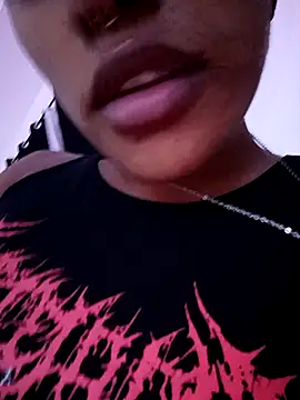 Snapshot of VictoireFeller chatting on 13, 10, 2025 VictoireFeller online show from 13, 10, 2025