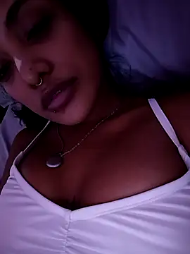 Snapshot of VictoireFeller chatting on 16, 10, 2025 VictoireFeller online show from 16, 10, 2025