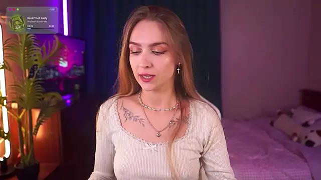 Kamila icee online show from 10, 10, 2025