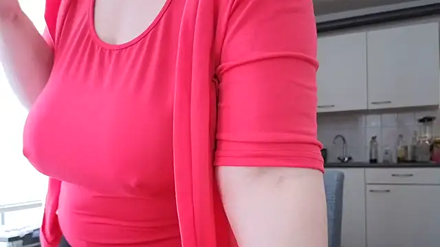 MilfGina online show from 12, 2, 2026