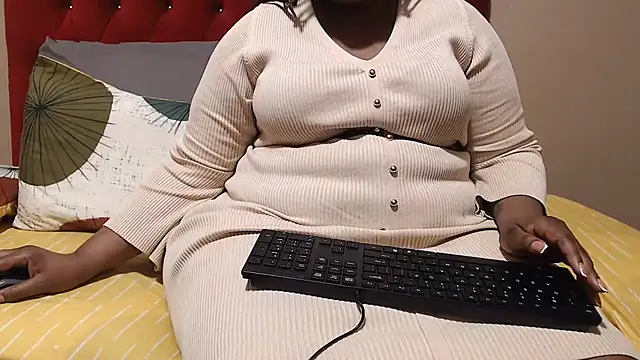 Snapshot of MIGHTYASSS chatting on 6, 7, 2026 MIGHTYASSS online show from 6, 7, 2026
