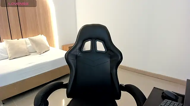 zoe danae  online show from 24, 3, 2026