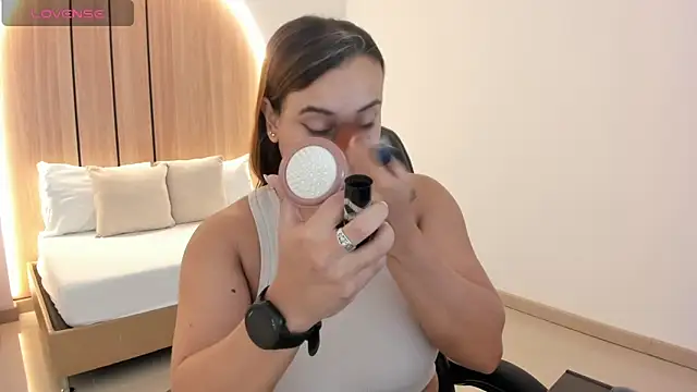 zoe danae  online show from 8, 4, 2026