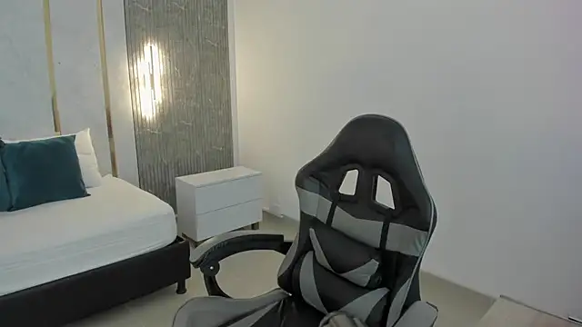 zoe danae  online show from 24, 2, 2026