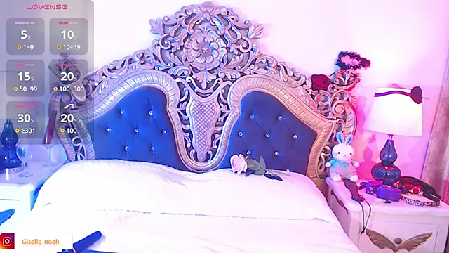 Snapshot of Giselle_Noah chatting on 18, 9, 2025 Giselle Noah online show from 18, 9, 2025