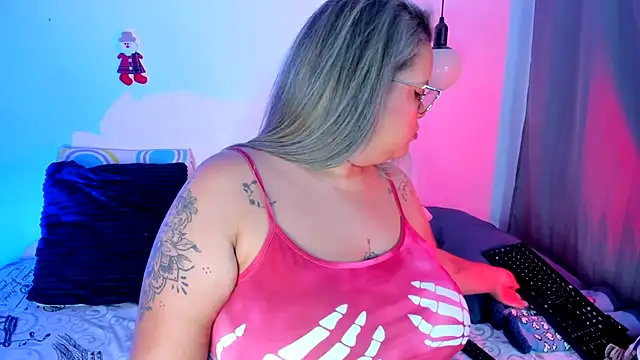 monicabbw  online show from 20, 12, 2024