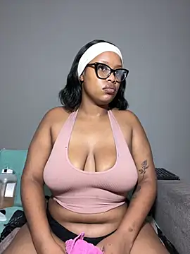 Snapshot of MimiCurves chatting on 15, 11, 2025 MimiCurves online show from 15, 11, 2025