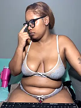 Snapshot of MimiCurves chatting on 23, 11, 2025 MimiCurves online show from 23, 11, 2025