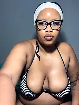 Snapshot of MimiCurves chatting on 29, 10, 2025 MimiCurves online show from 29, 10, 2025