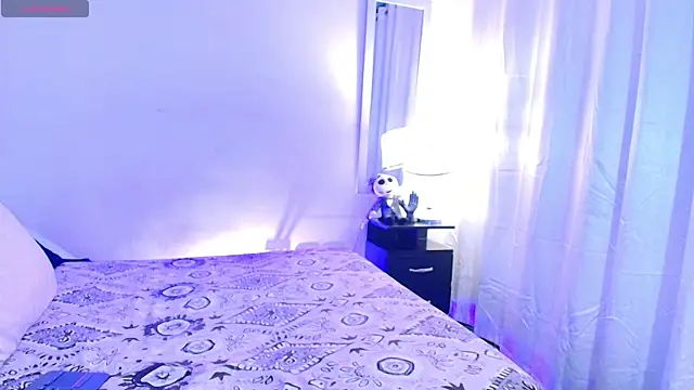 Snapshot of MeganLorensx chatting on 16, 11, 2025 MeganLorensx online show from 16, 11, 2025