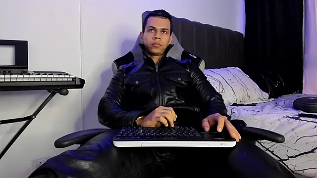 Aron Dark online show from 15, 2, 2025