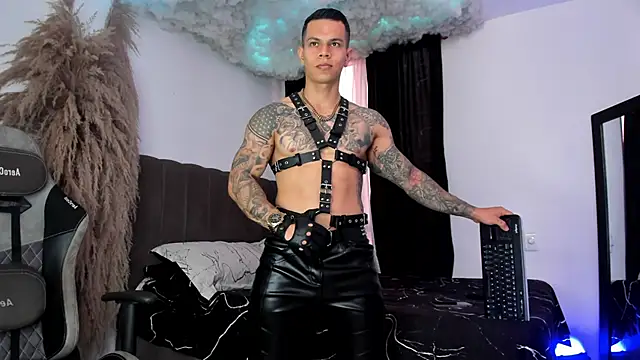 Snapshot of Aron_Dark chatting on 4, 6, 2026 Aron Dark online show from 4, 6, 2026