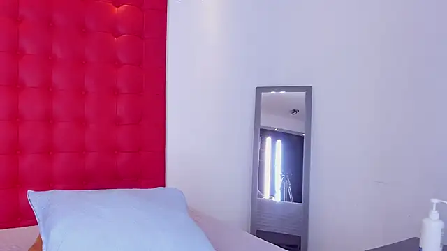 Snapshot of Daliana_Beck chatting on 18, 11, 2025 Daliana Beck online show from 18, 11, 2025