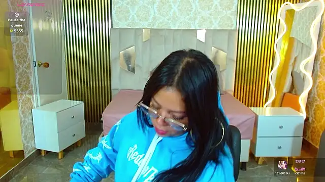 martinna tay online show from 10, 2, 2026