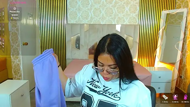 martinna tay online show from 1, 12, 2025