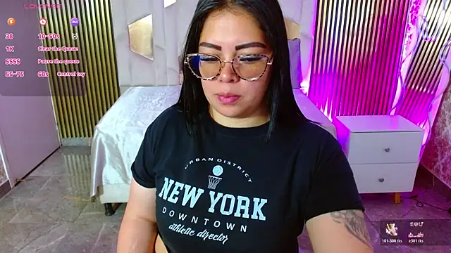 Snapshot of martinna_tay chatting on 20, 6, 2026 martinna tay online show from 20, 6, 2026