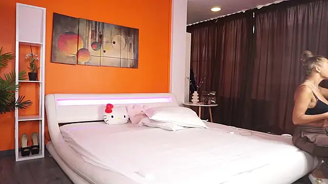 LovingBlondie online show from 26, 2, 2026