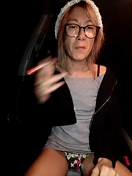 Timide girl2 online show from 17, 12, 2025