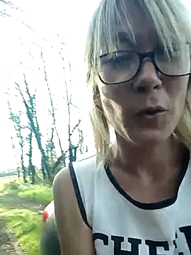 Timide girl2 online show from 19, 3, 2025