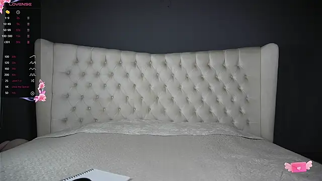 Snapshot of nichole_bree_ chatting on 6, 3, 2025 nichole bree online show from 6, 3, 2025