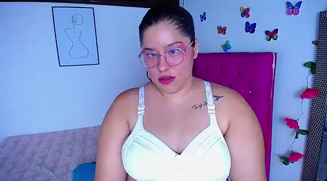 Snapshot of littleflower4you chatting on 26, 2, 2025 littleflower4you online show from 26, 2, 2025