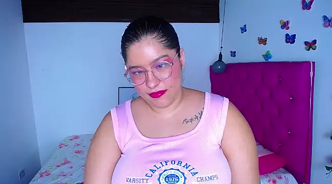 Snapshot of littleflower4you chatting on 2, 3, 2025 littleflower4you online show from 2, 3, 2025