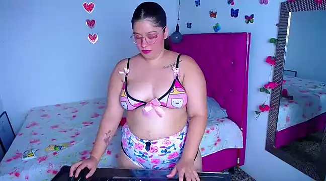 Snapshot of littleflower4you chatting on 4, 3, 2025 littleflower4you online show from 4, 3, 2025
