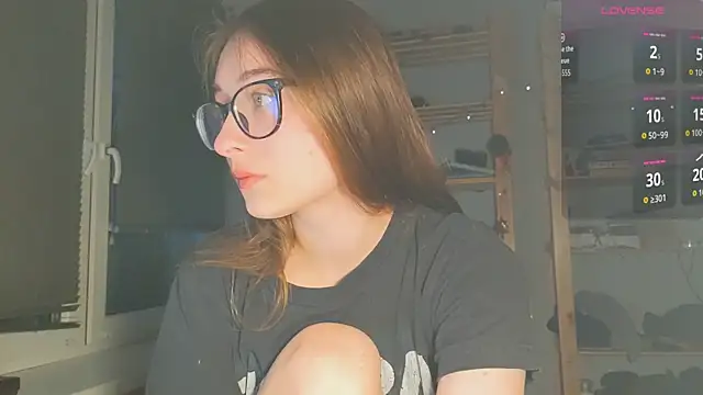 Snapshot of monlight__dana chatting on 2, 11, 2025 monlight dana online show from 2, 11, 2025