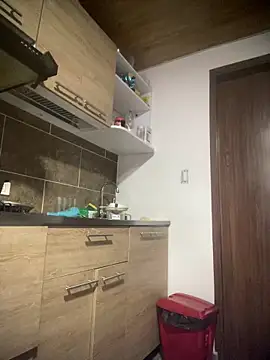 Berry Bans online show from 21, 4, 2026