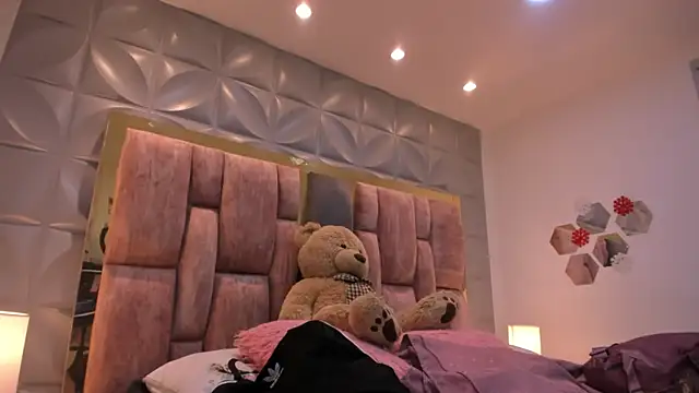 Charlotte Ice1 online show from 9, 4, 2026