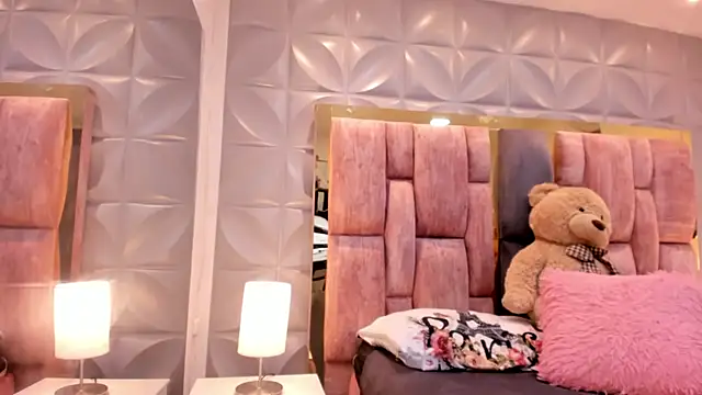 Charlotte Ice1 online show from 18, 4, 2026