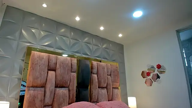 Charlotte Ice1 online show from 4, 3, 2026