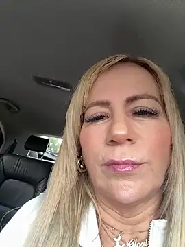 Snapshot of LARIANA_RIVERA23 chatting on 23, 4, 2026 LARIANA RIVERA23 online show from 23, 4, 2026