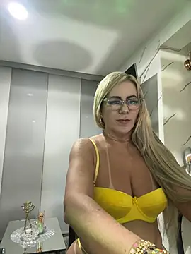 Snapshot of LARIANA_RIVERA23 chatting on 11, 5, 2026 LARIANA RIVERA23 online show from 11, 5, 2026