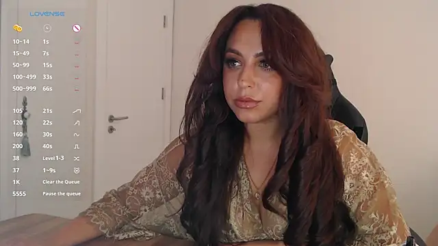 Snapshot of _Just_a_queen_3 chatting on 8, 6, 2026 Just a queen 3 online show from 8, 6, 2026