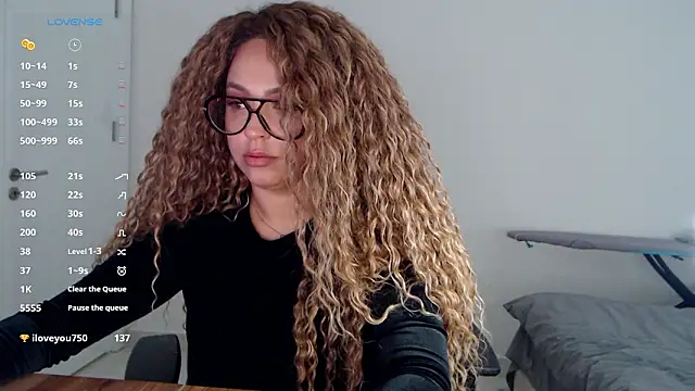  Just a queen 3 online show from 8, 3, 2026