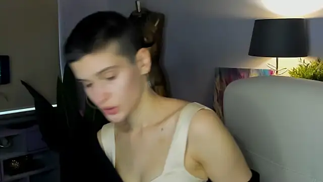 sarah perfect online show from 4, 11, 2025