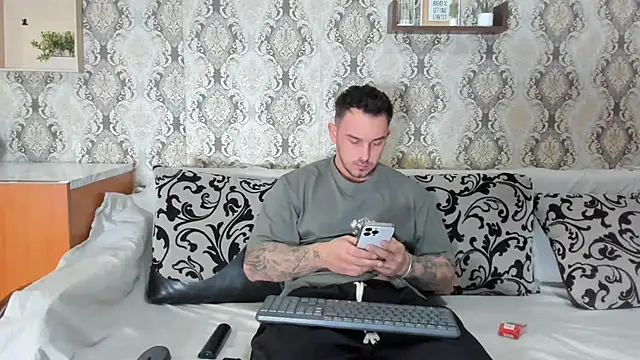 Snapshot of Jonmusclemaster chatting on 5, 2, 2025 Jonmusclemaster online show from 5, 2, 2025