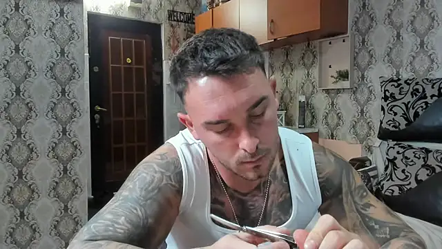 Snapshot of Jonmusclemaster chatting on 25, 10, 2025 Jonmusclemaster online show from 25, 10, 2025
