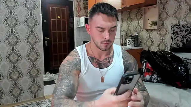 Snapshot of Jonmusclemaster chatting on 15, 10, 2025 Jonmusclemaster online show from 15, 10, 2025