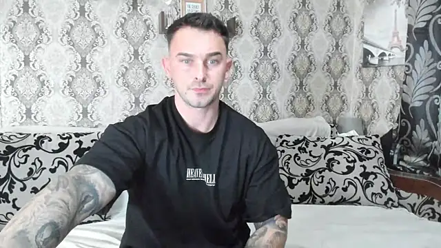 Snapshot of Jonmusclemaster chatting on 28, 1, 2025 Jonmusclemaster online show from 28, 1, 2025