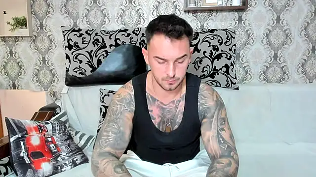 Snapshot of Jonmusclemaster chatting on 26, 10, 2025 Jonmusclemaster online show from 26, 10, 2025