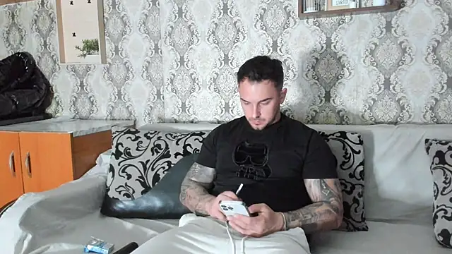 Snapshot of Jonmusclemaster chatting on 4, 3, 2025 Jonmusclemaster online show from 4, 3, 2025
