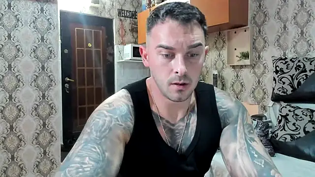 Snapshot of Jonmusclemaster chatting on 21, 10, 2025 Jonmusclemaster online show from 21, 10, 2025