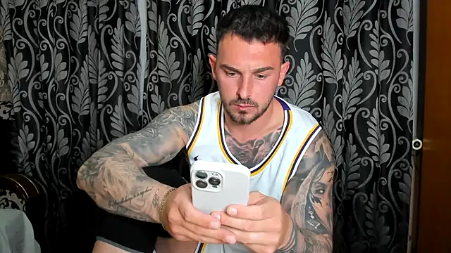 Snapshot of Jonmusclemaster chatting on 28, 4, 2026 Jonmusclemaster online show from 28, 4, 2026