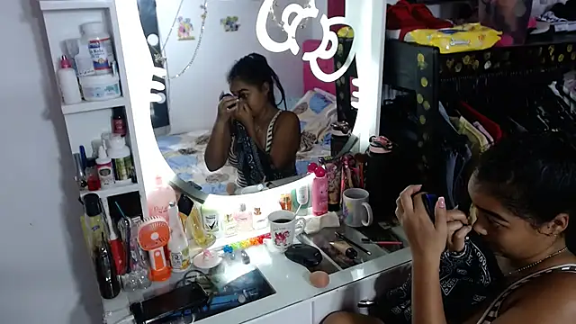 kiara milf  online show from 18, 6, 2026